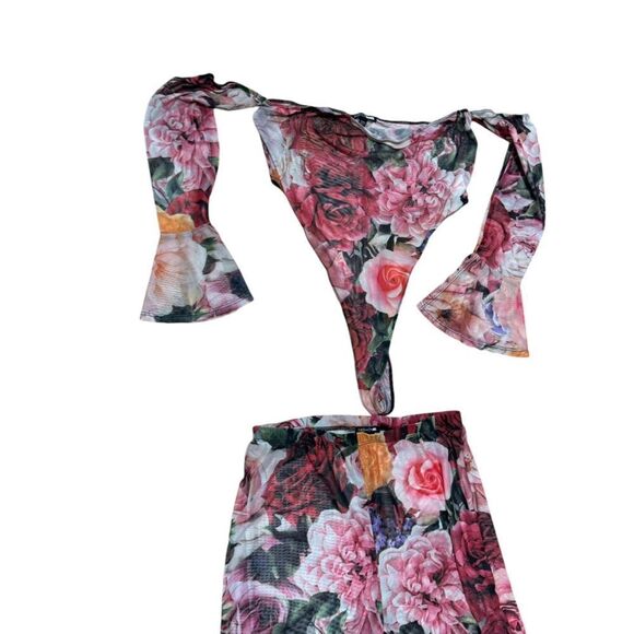 Fashion Nova Blame It On The Rose Legging Red/Combo Set 1X Bell Sleeve Bodysuit - Picture 9 of 11